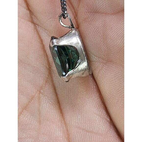 Vintage 925 Sterling Silver Green Topaz Pendant & 18" Box Chain [Heavy Tarnish] - Picture 3 of 7